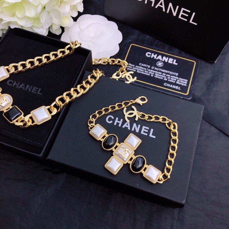 Chanel Necklaces